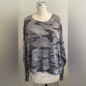 DKNY Jeans Long Sleeve Camo Print Top size L